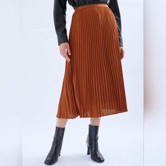 Aritzia Jude skirt size - Picture 4 of 6